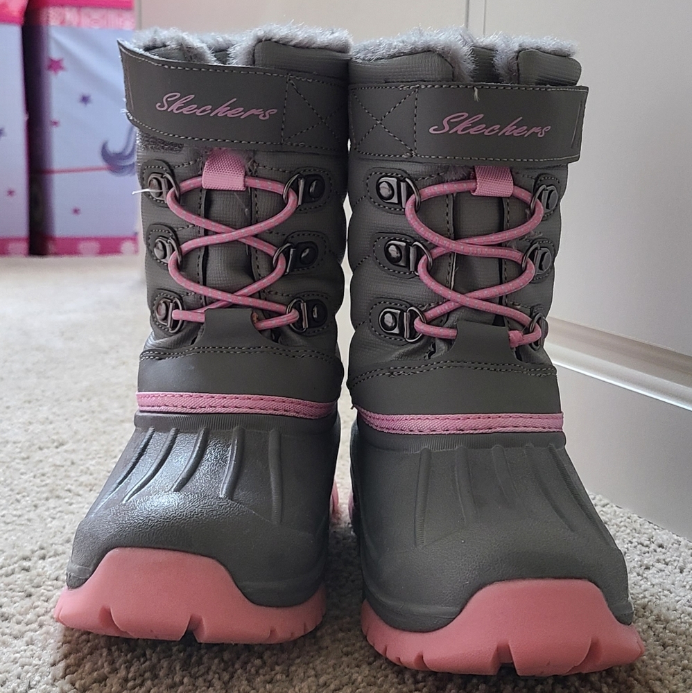 Snow boots